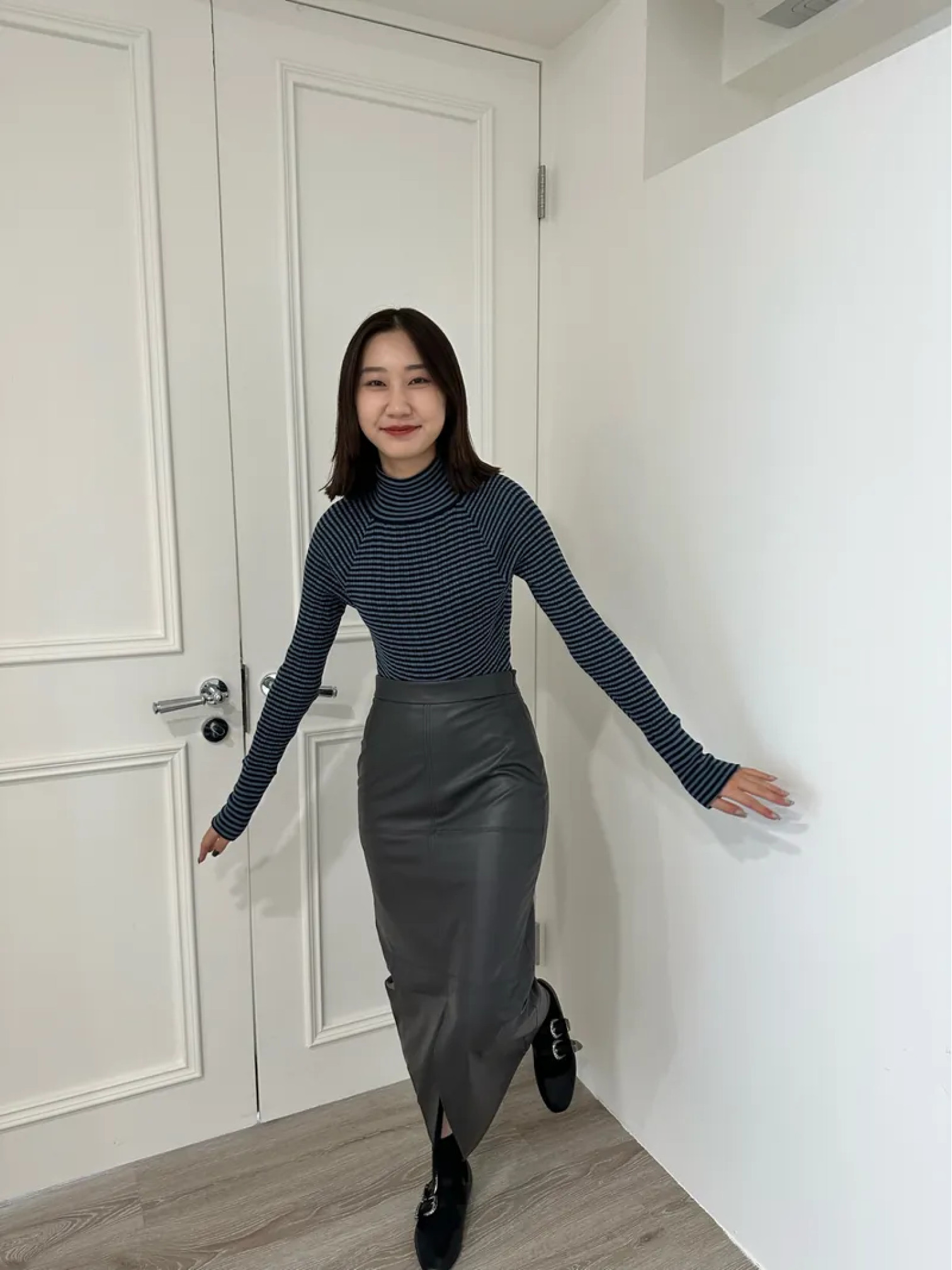 🇯🇵氣質妹妹的灰色皮裙