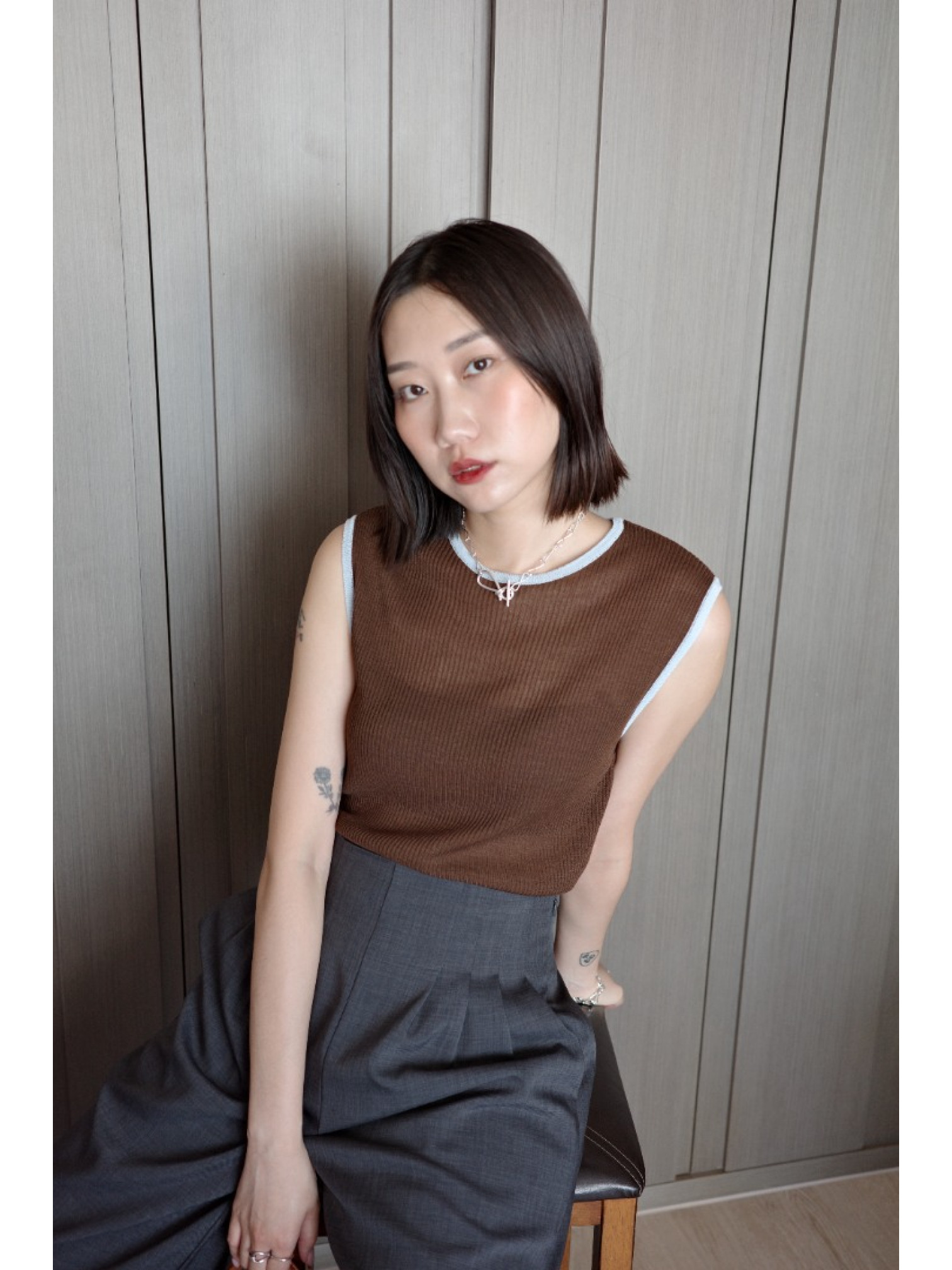 🇯🇵質感滾邊撞色針織背心/炭灰