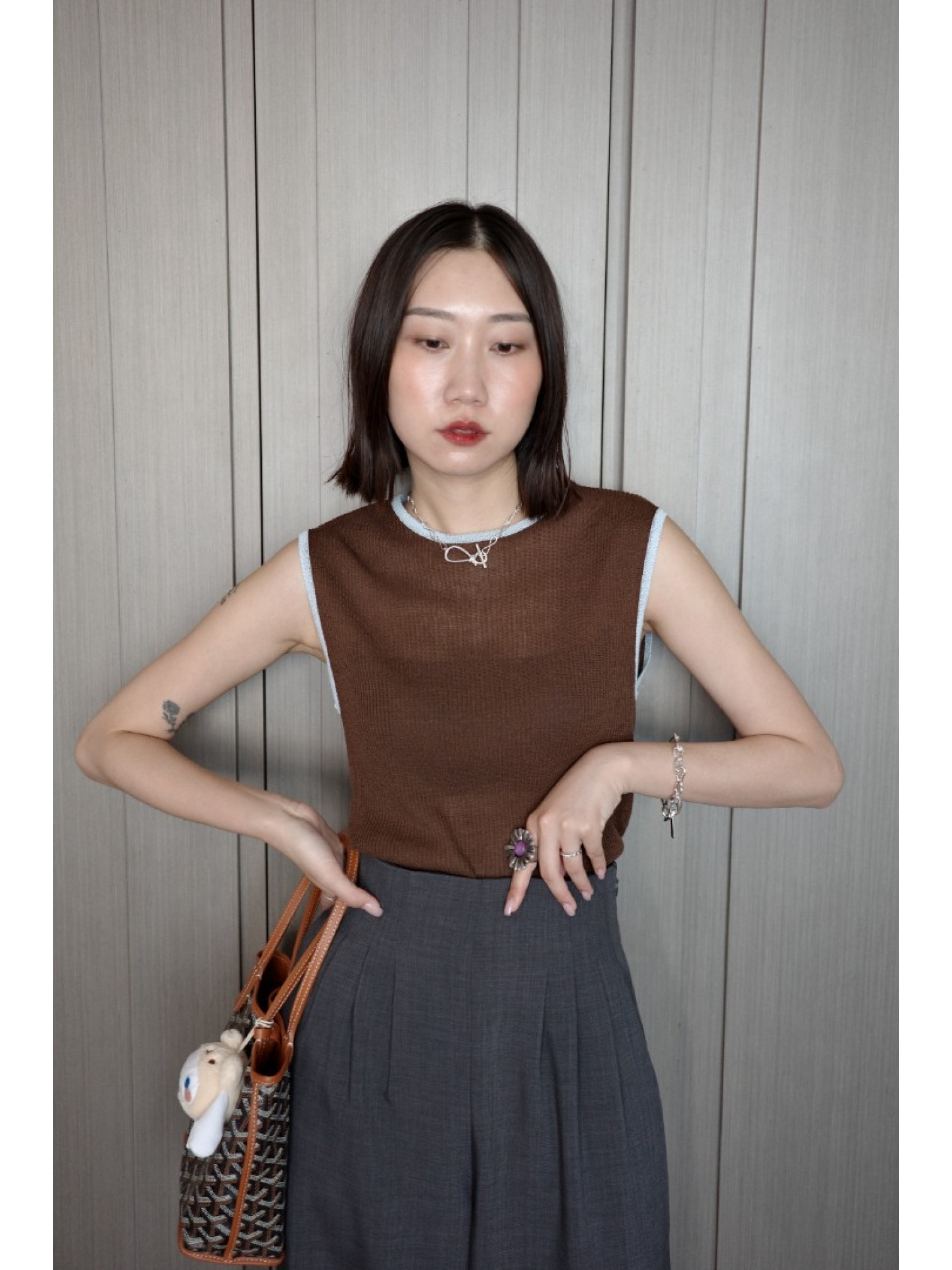 🇯🇵質感滾邊撞色針織背心/炭灰