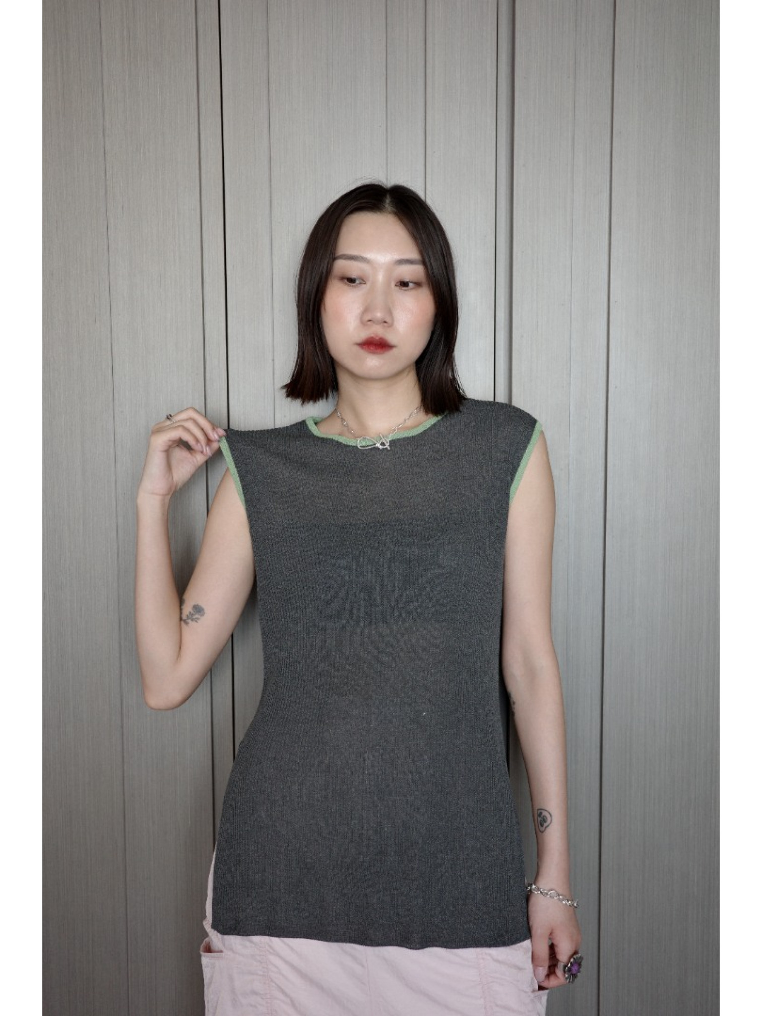🇯🇵質感滾邊撞色針織背心/炭灰