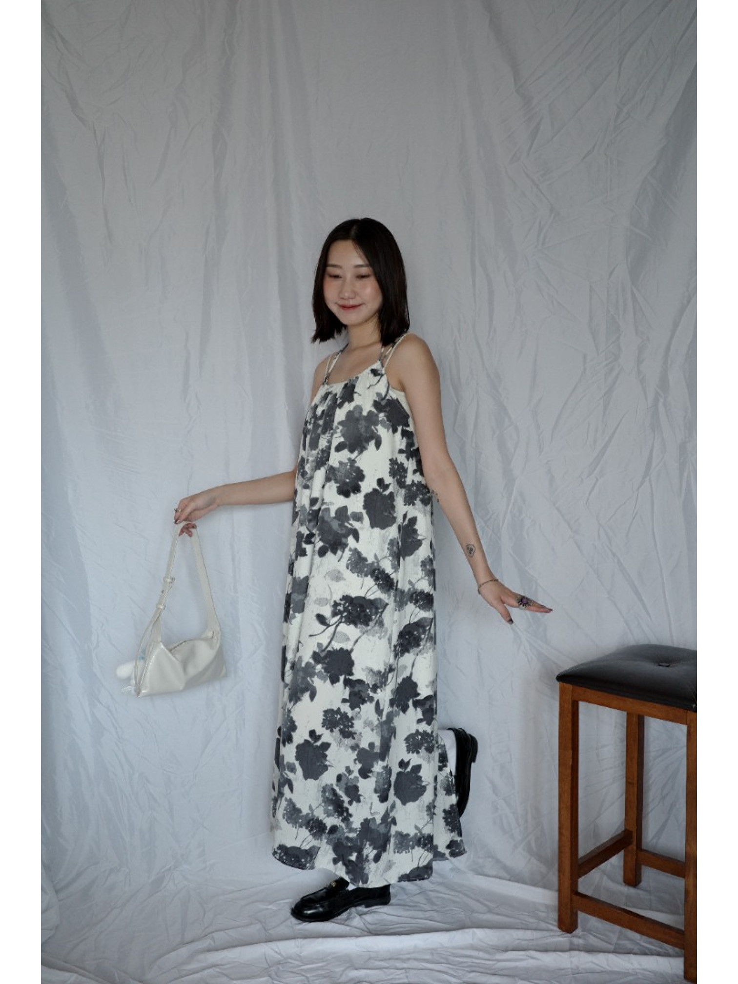 🇯🇵藝術感花花吊帶洋裝/灰