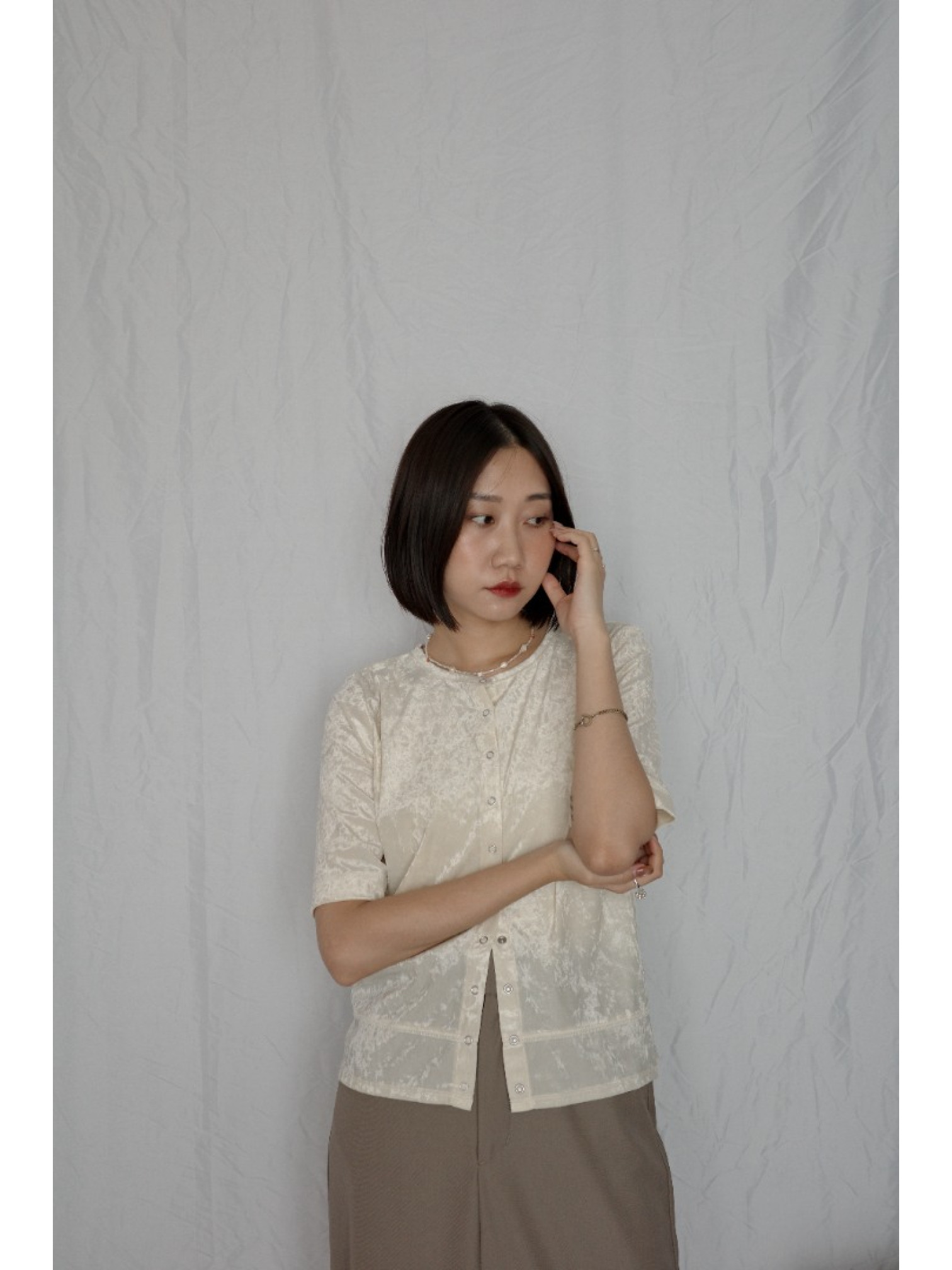 JP｜天鵝絨透視五分袖上衣/米