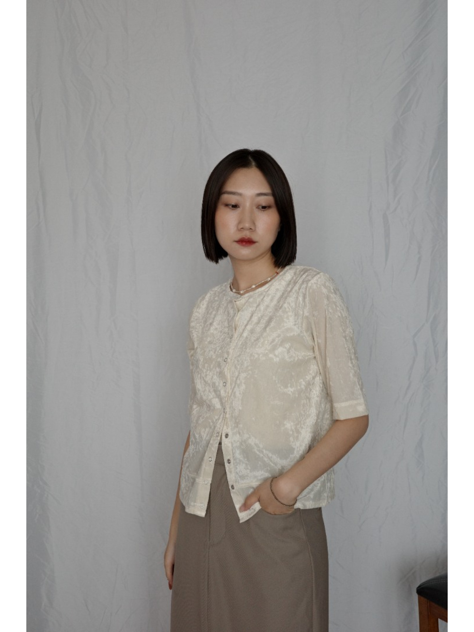 JP｜天鵝絨透視五分袖上衣/米