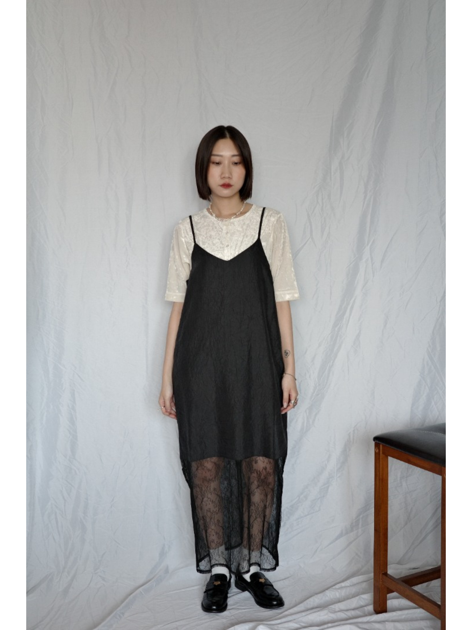 JP｜薄紗蕾絲接拼吊帶洋裝/黑