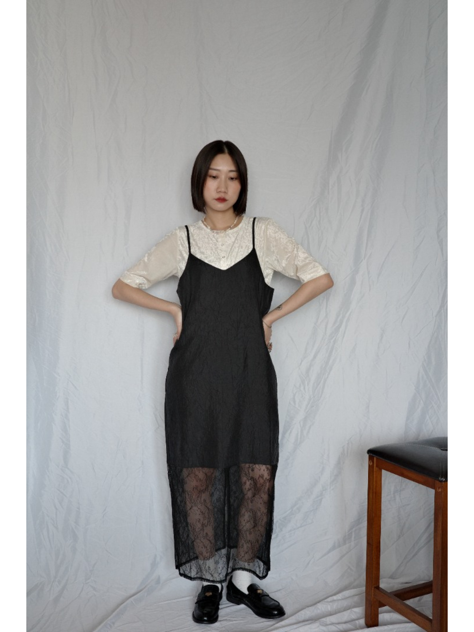 JP｜薄紗蕾絲接拼吊帶洋裝/黑