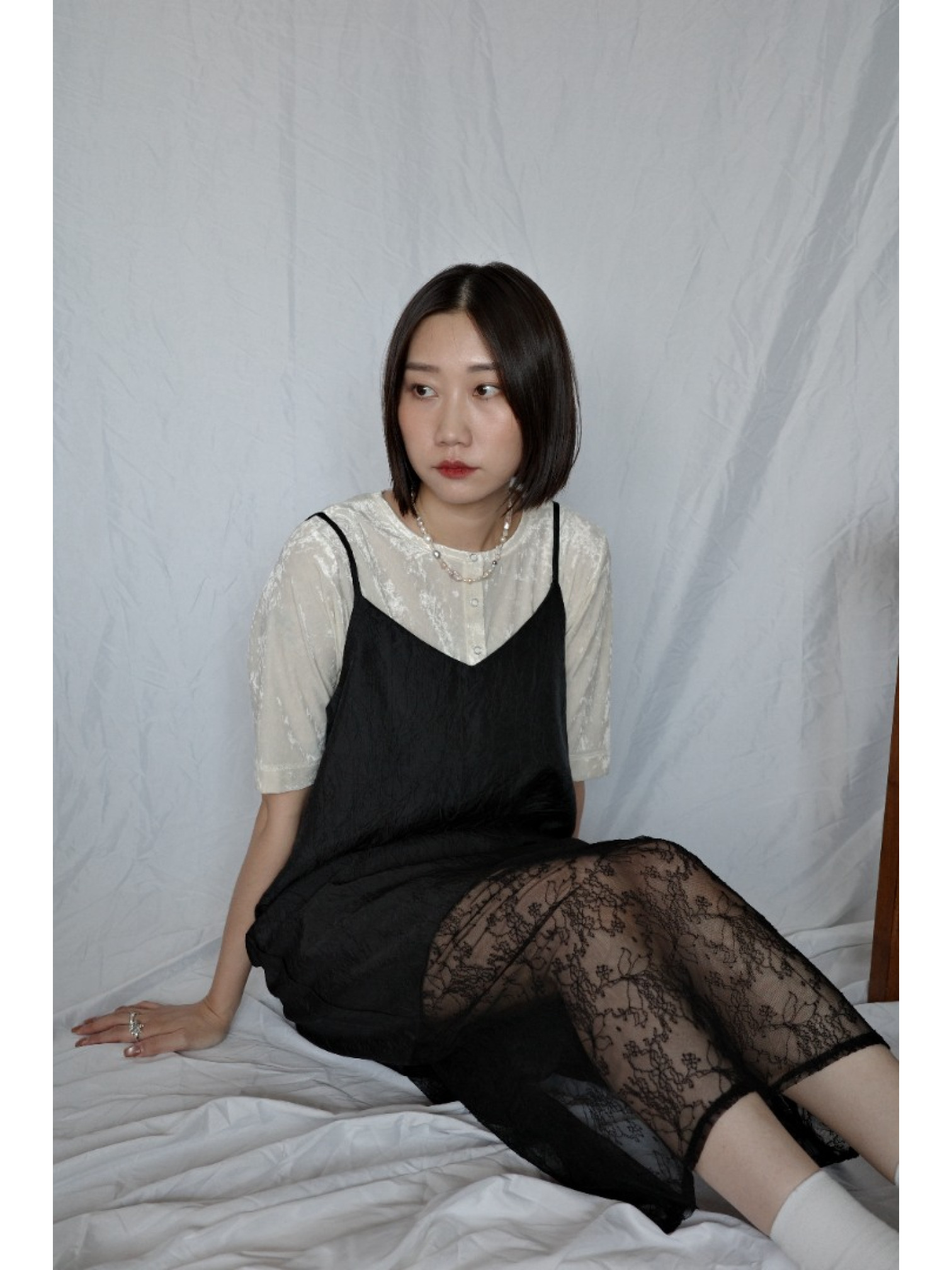 JP｜薄紗蕾絲接拼吊帶洋裝/黑