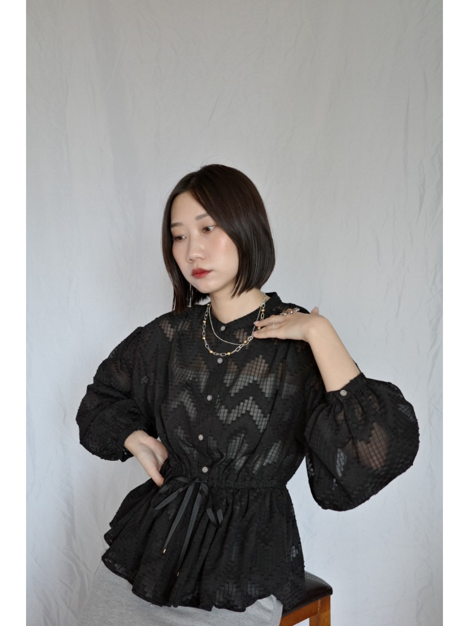 JP｜幾何提花透視上衣/黑