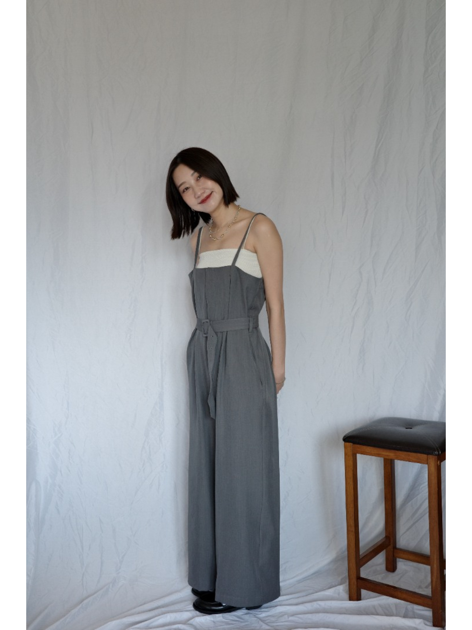 JP｜時髦立體剪裁吊帶褲/炭灰