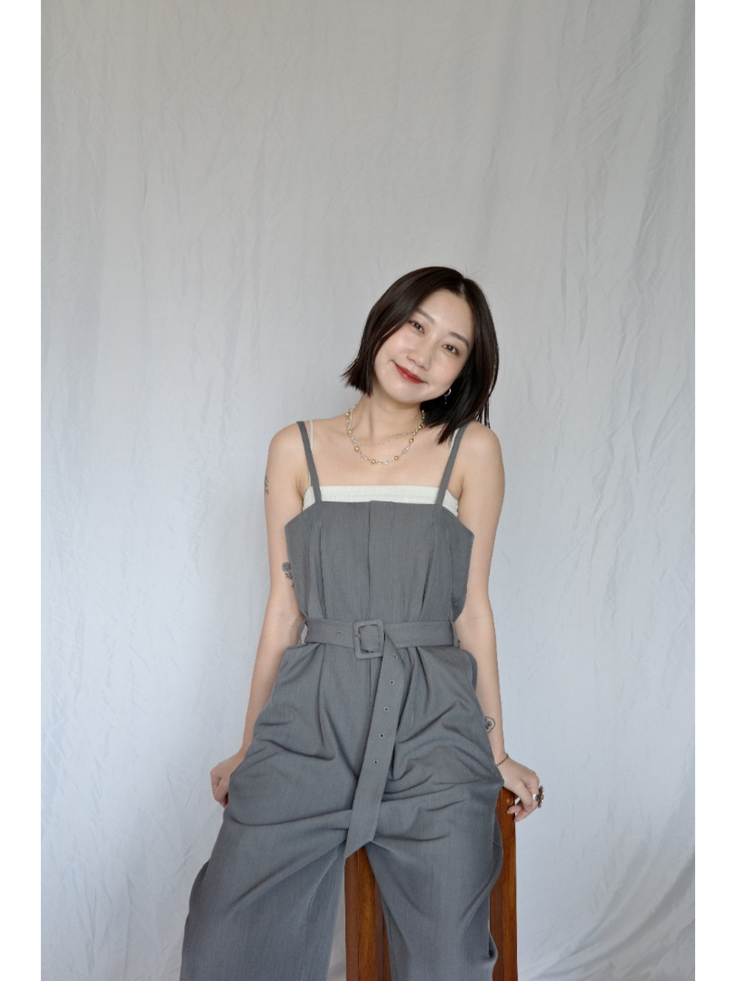 JP｜時髦立體剪裁吊帶褲/炭灰