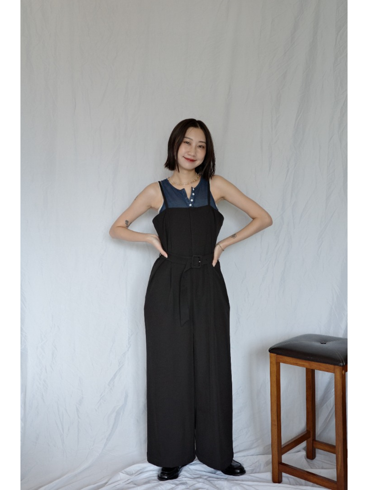 JP｜時髦立體剪裁吊帶褲/黑