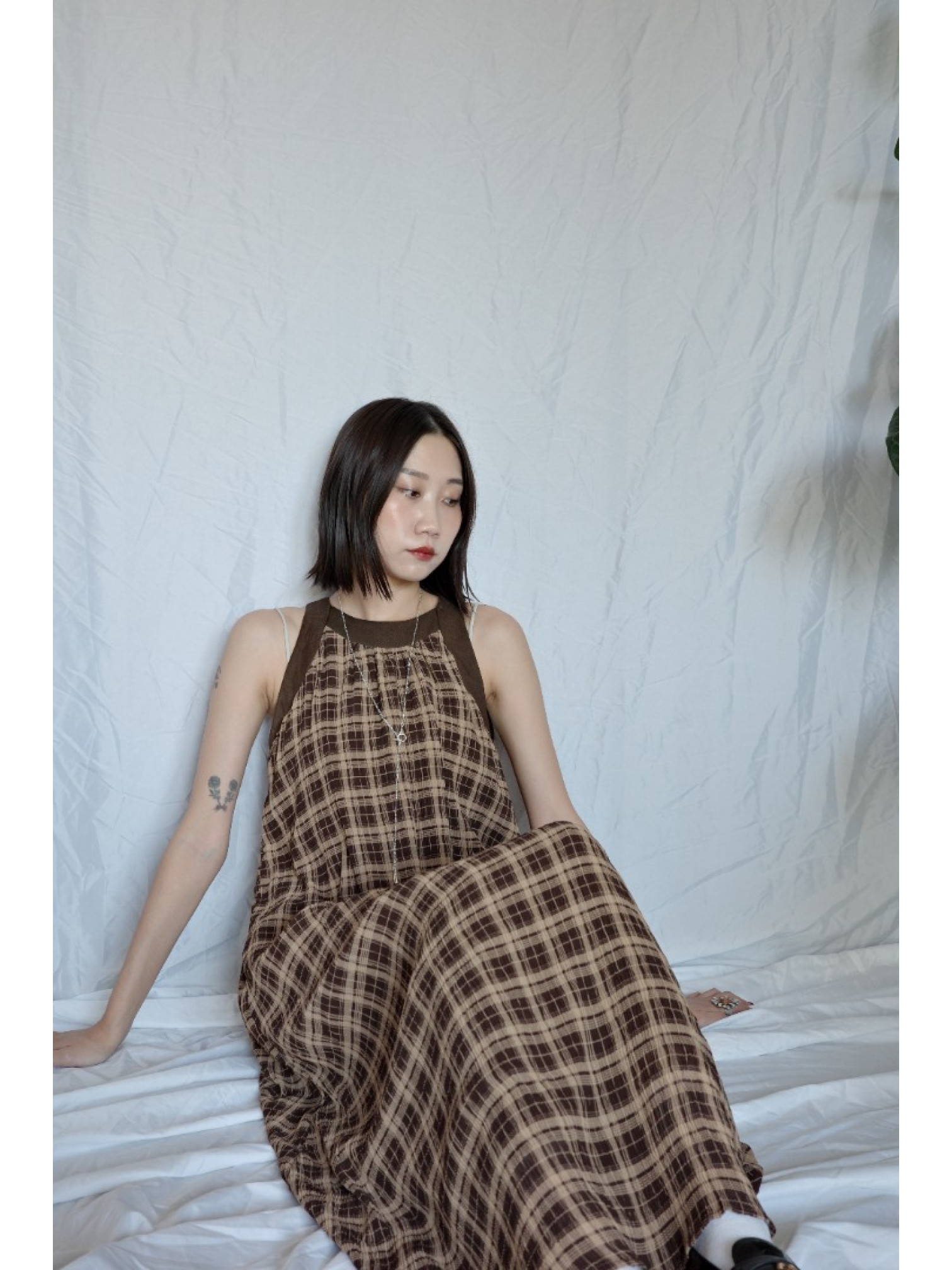 JP｜超Q削肩格紋洋裝/棕M