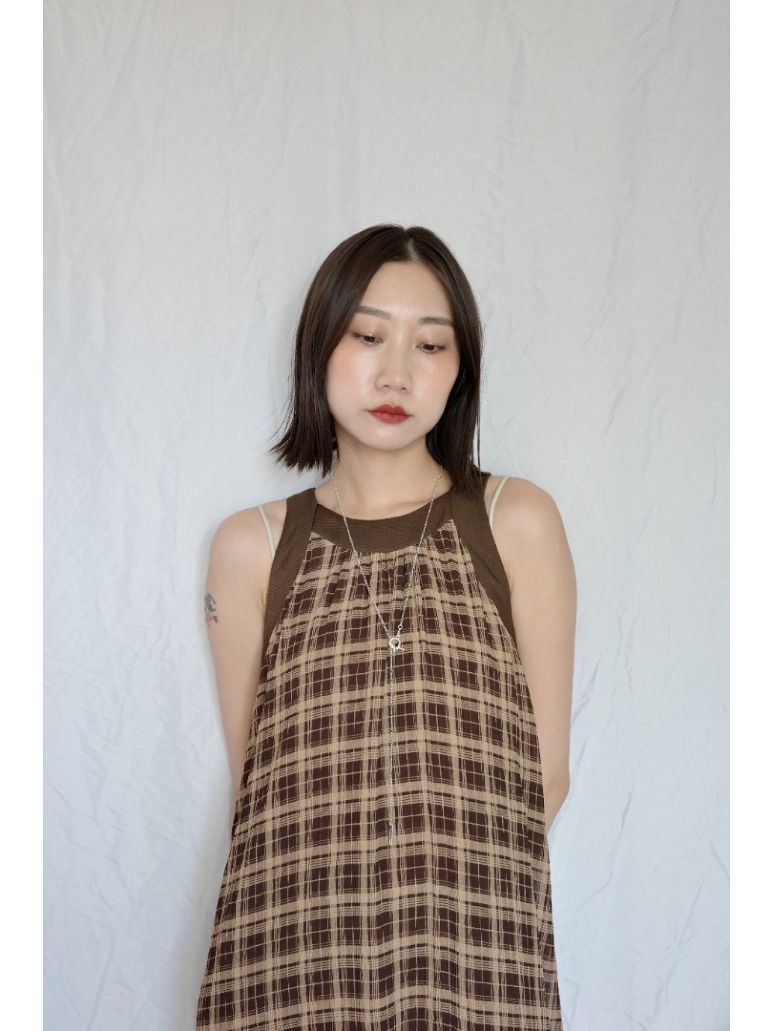 JP｜超Q削肩格紋洋裝/棕M