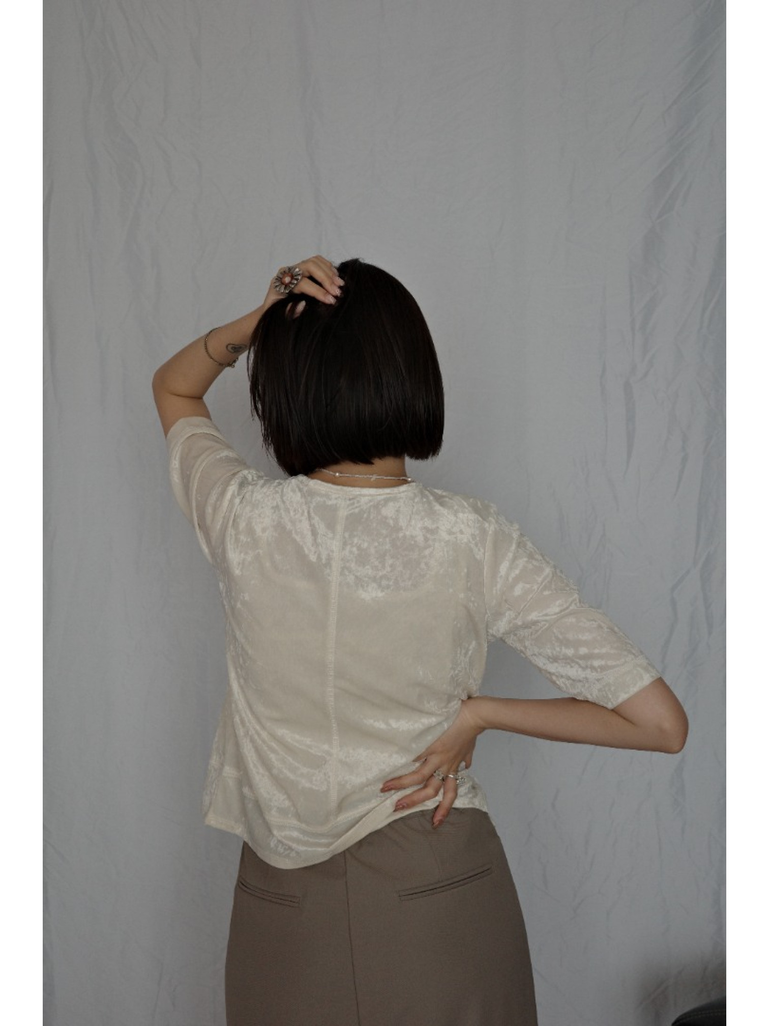 JP｜天鵝絨透視五分袖上衣/米