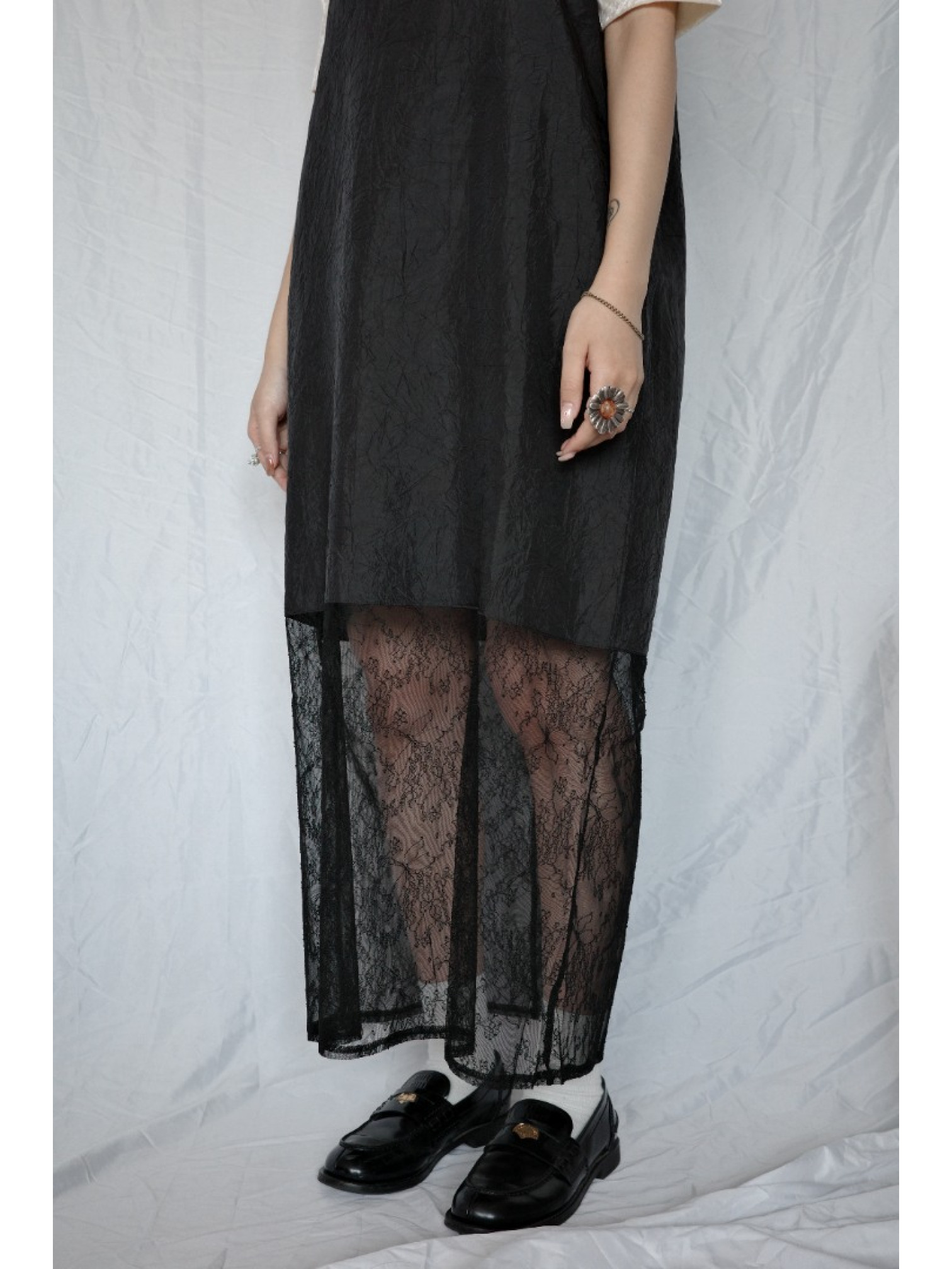 JP｜薄紗蕾絲接拼吊帶洋裝/黑