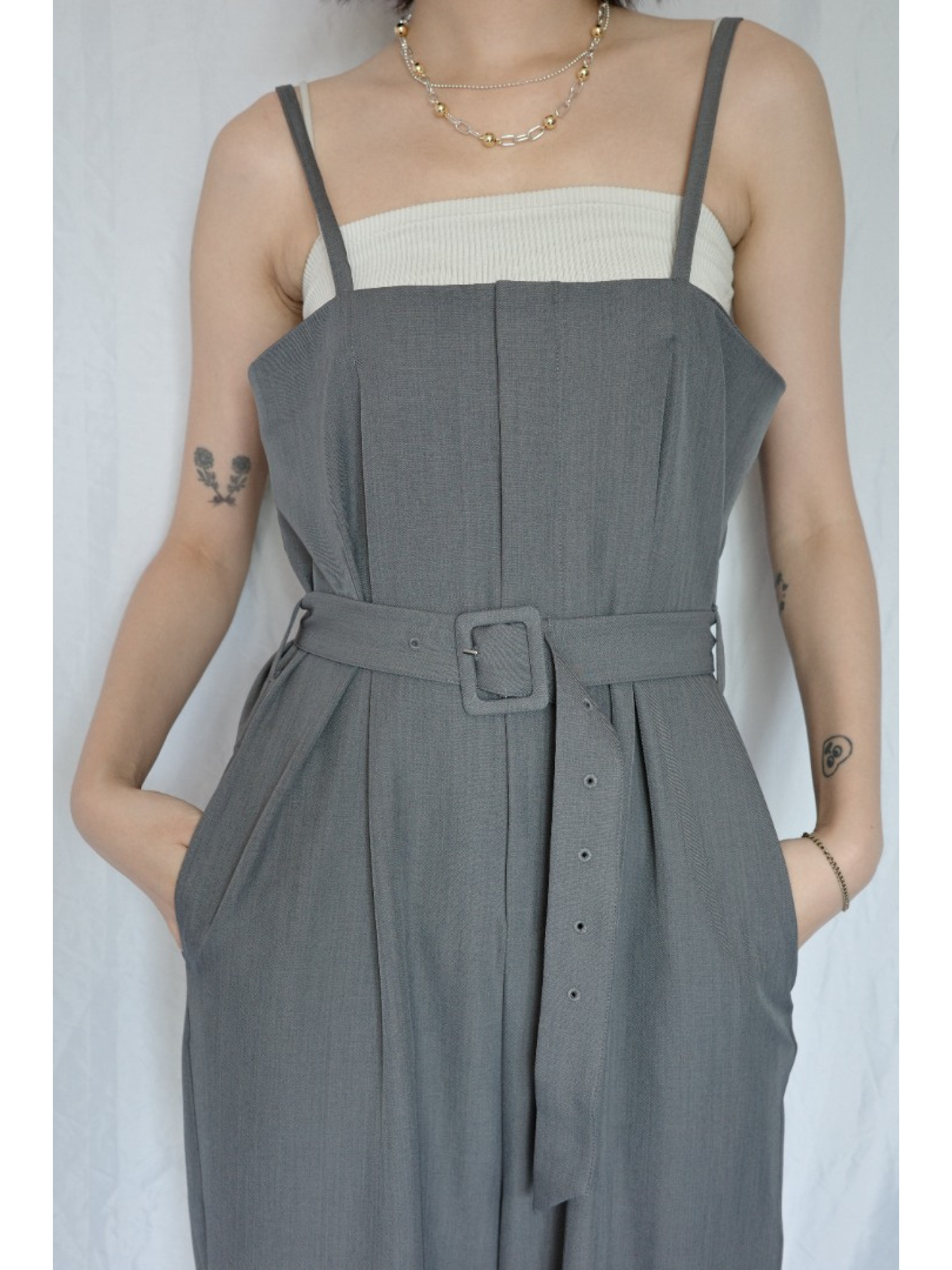 JP｜時髦立體剪裁吊帶褲/炭灰