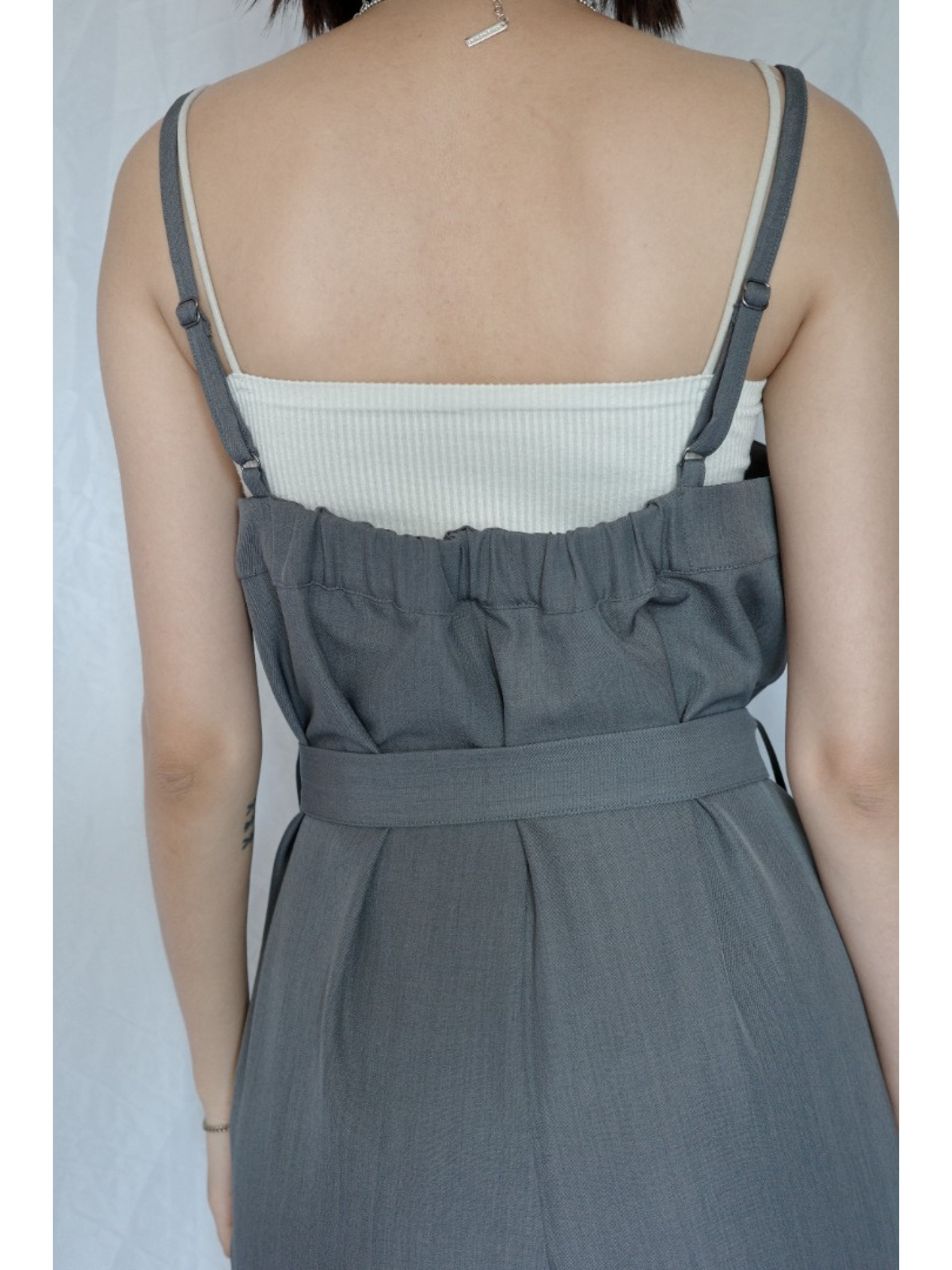 JP｜時髦立體剪裁吊帶褲/炭灰