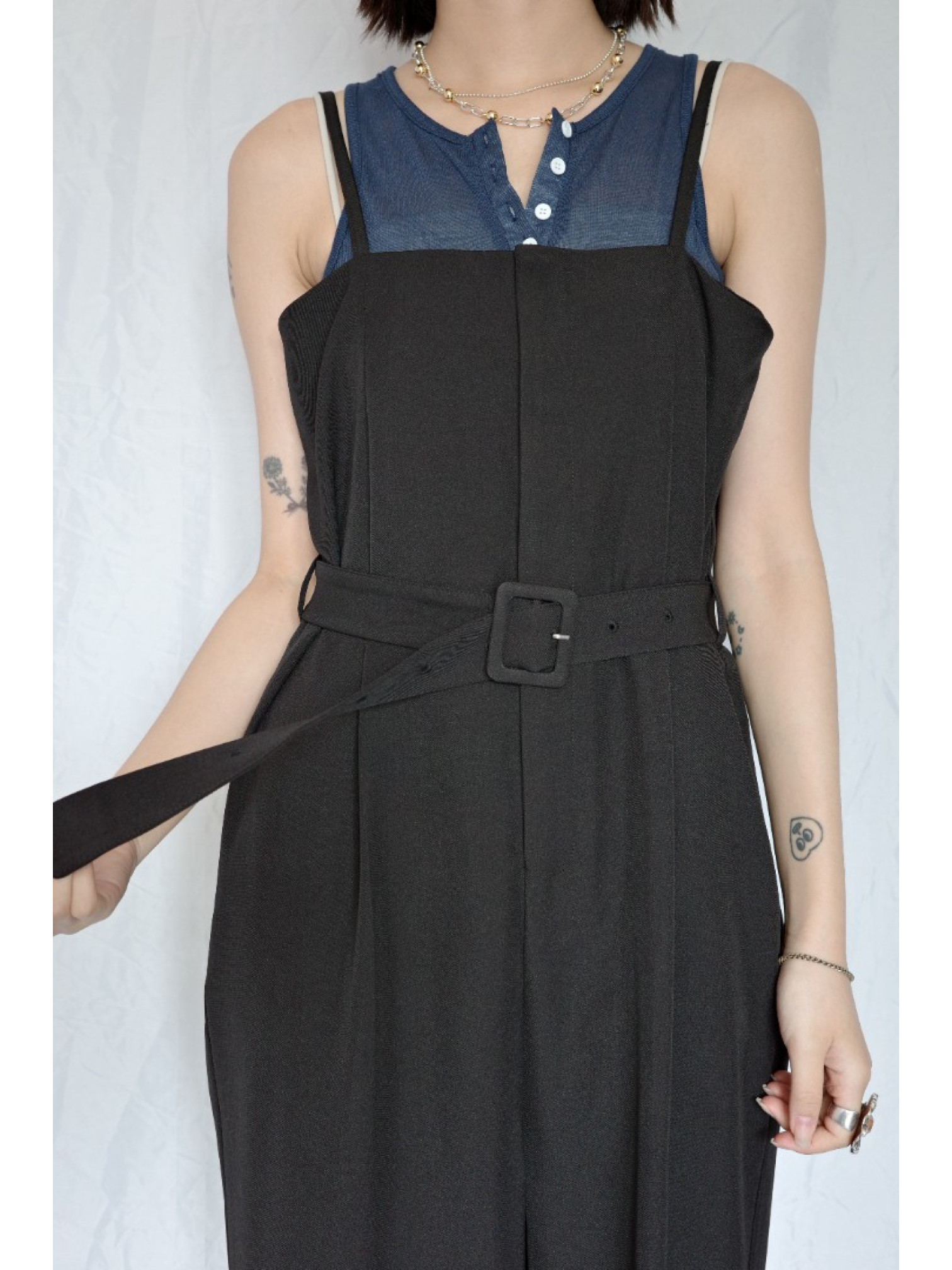 JP｜時髦立體剪裁吊帶褲/黑