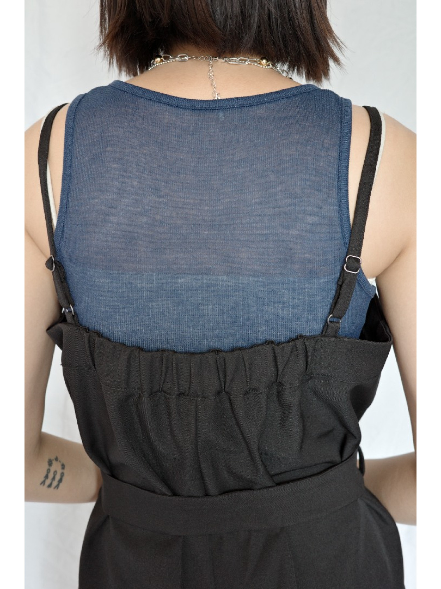 JP｜時髦立體剪裁吊帶褲/黑