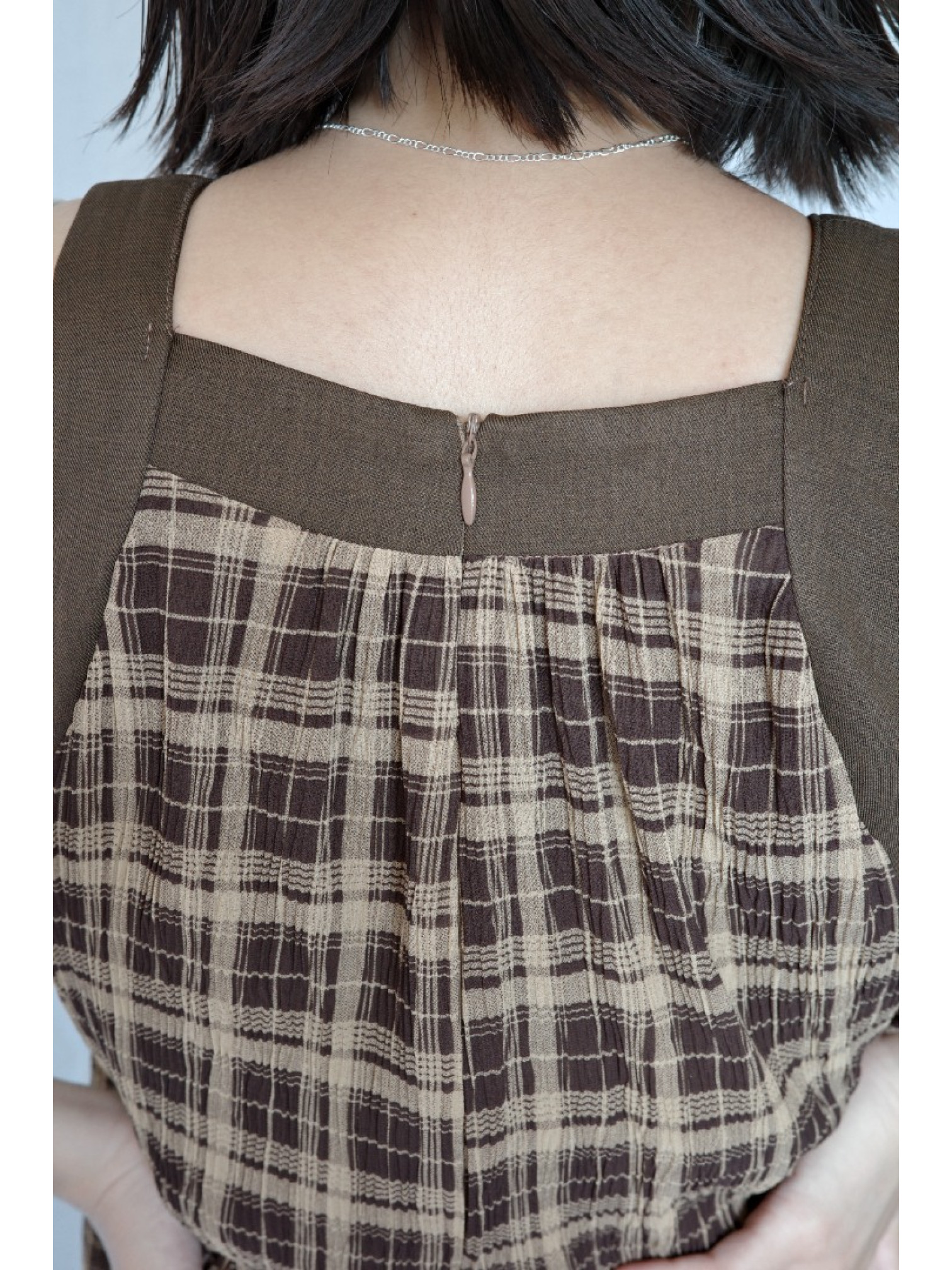 JP｜超Q削肩格紋洋裝/棕M