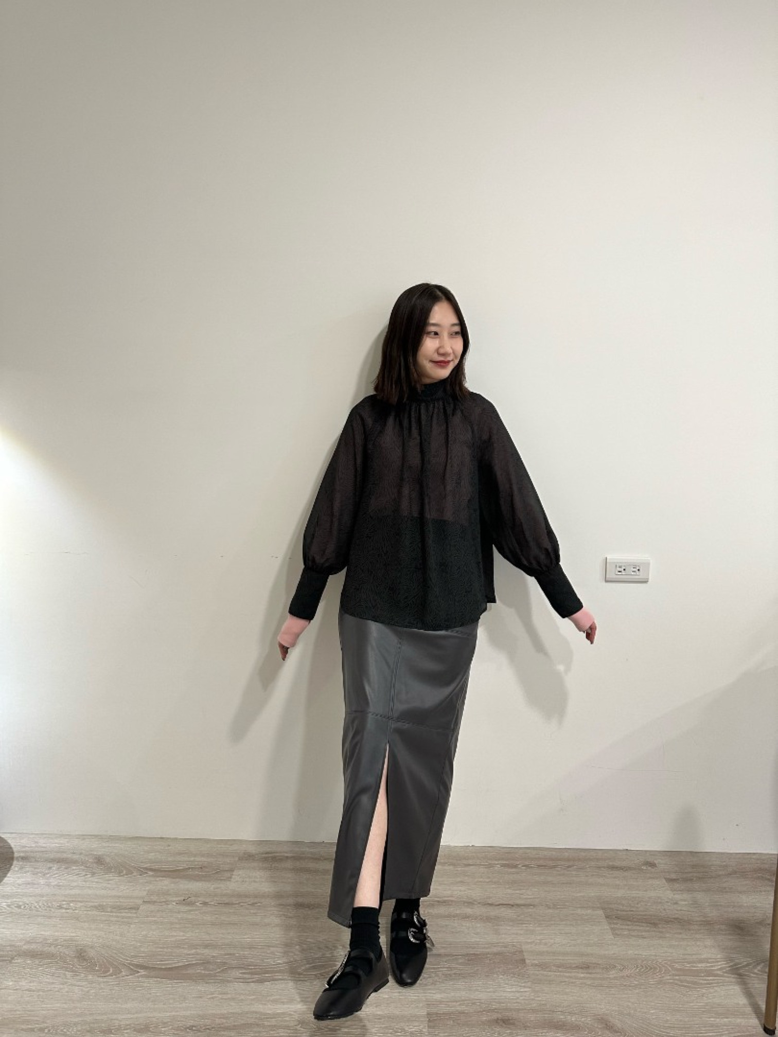 🇯🇵氣質妹妹的灰色皮裙