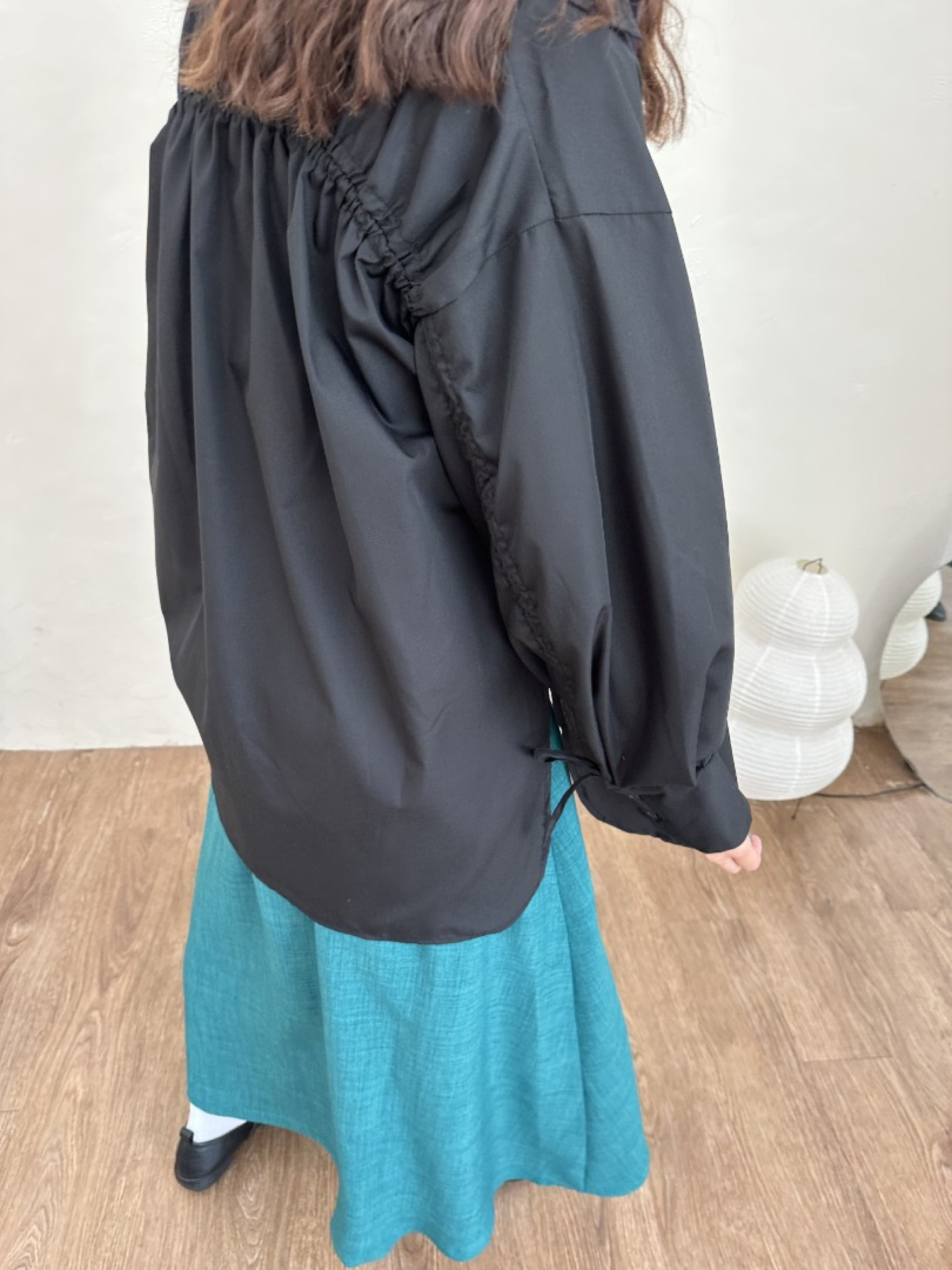 🇯🇵背後抽繩襯衫/白&黑