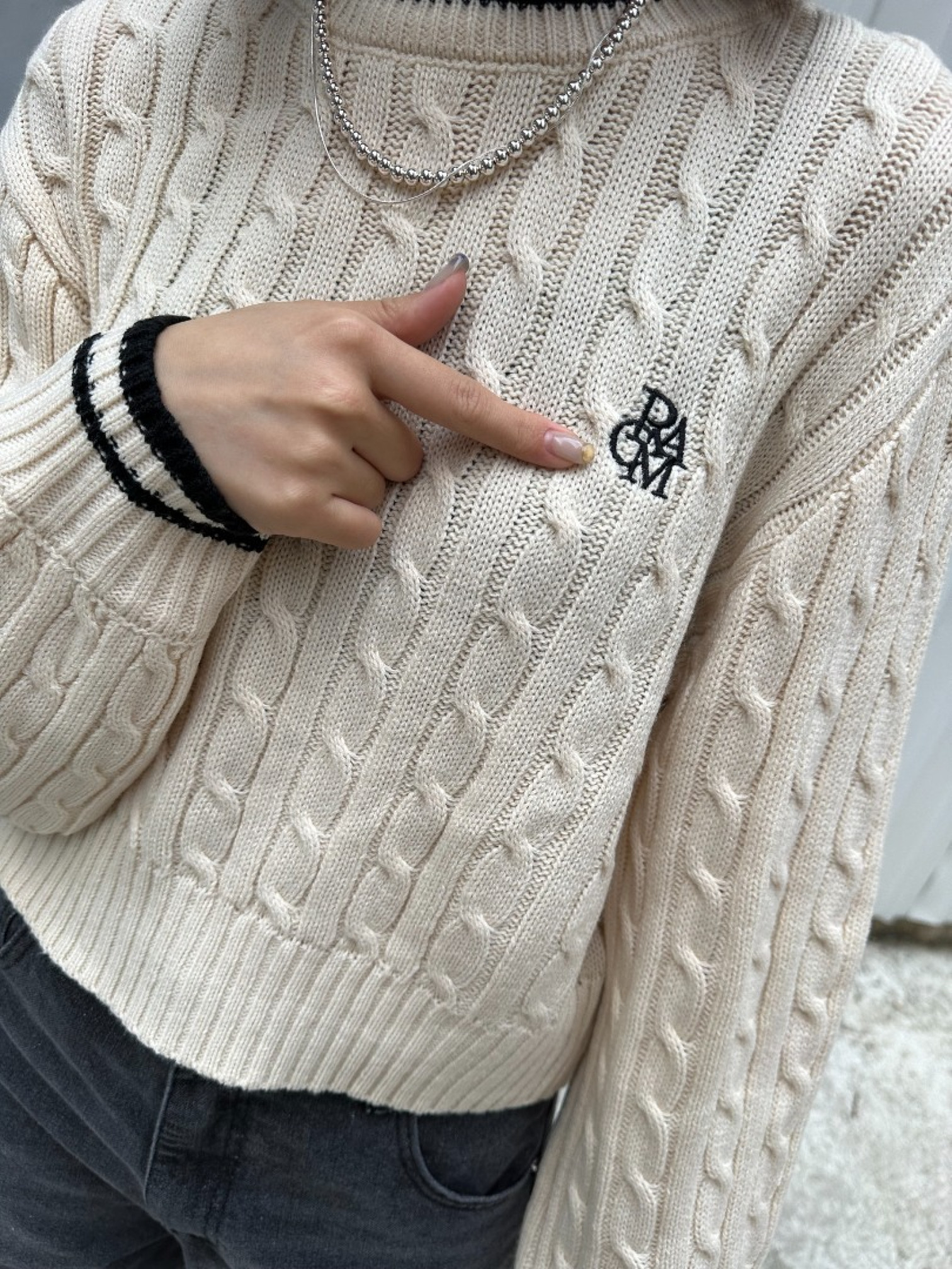 🇯🇵學院風滾邊刺繡針織衫/灰&象牙白