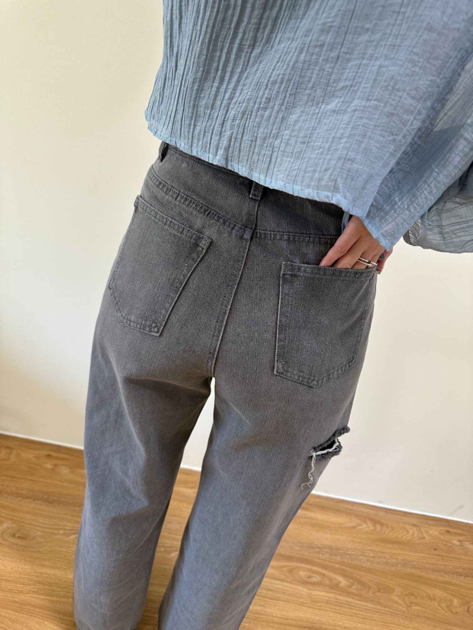 🇯🇵鐵灰色破洞高腰牛仔褲/M