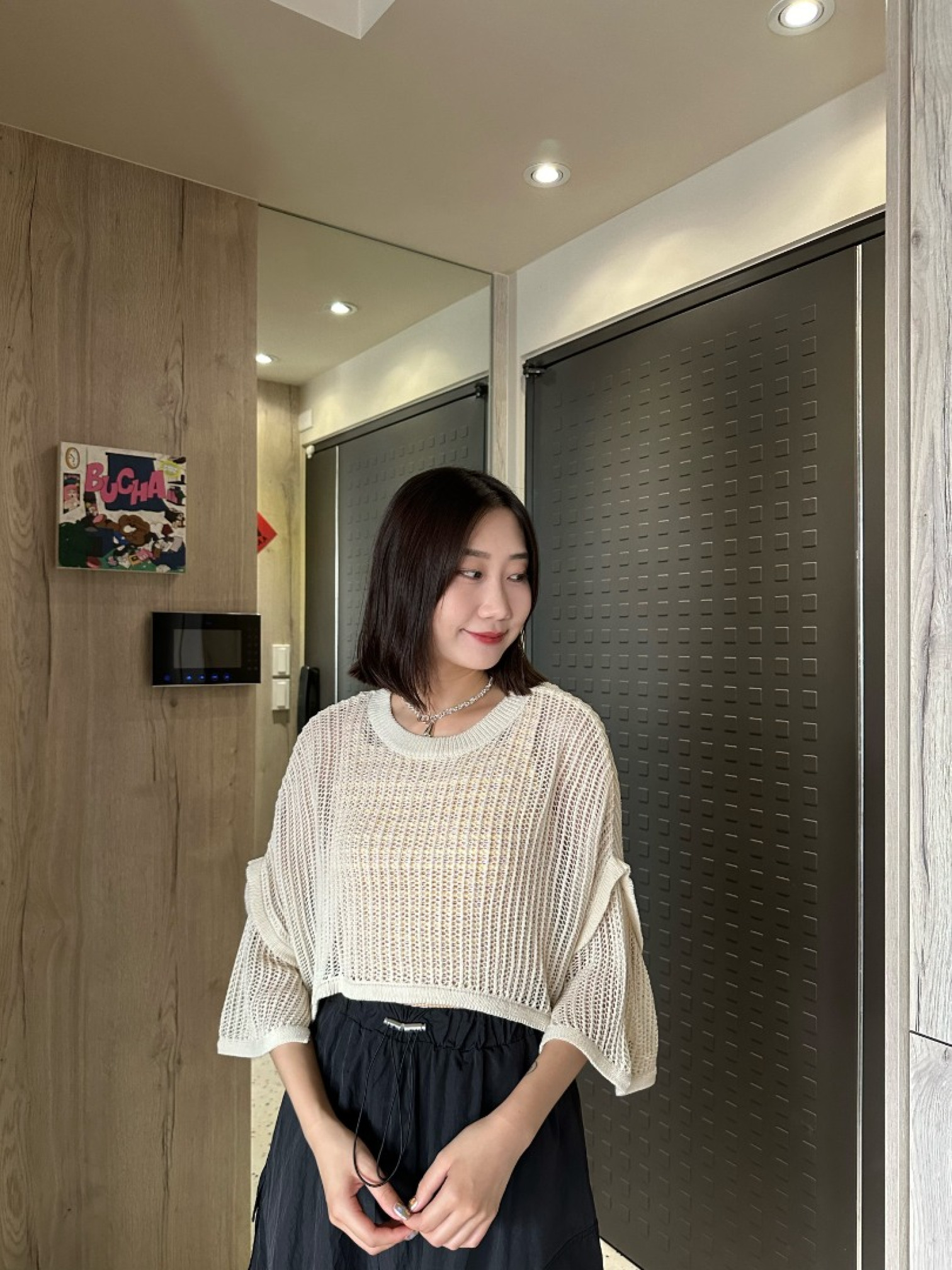 🇯🇵時髦の短版洞洞針織衫/杏