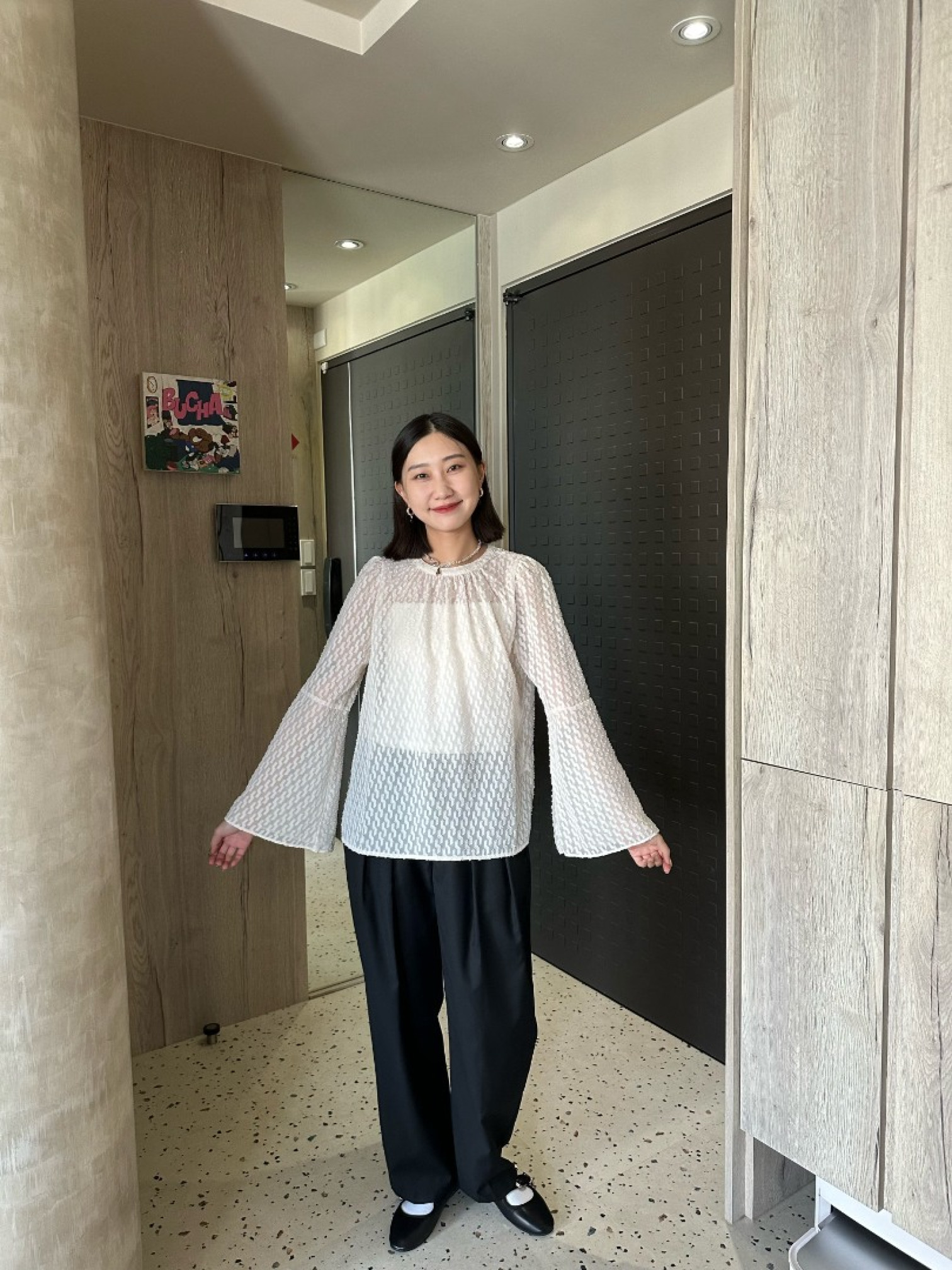 🇯🇵立體毛呢喇叭寬袖上衣/黑