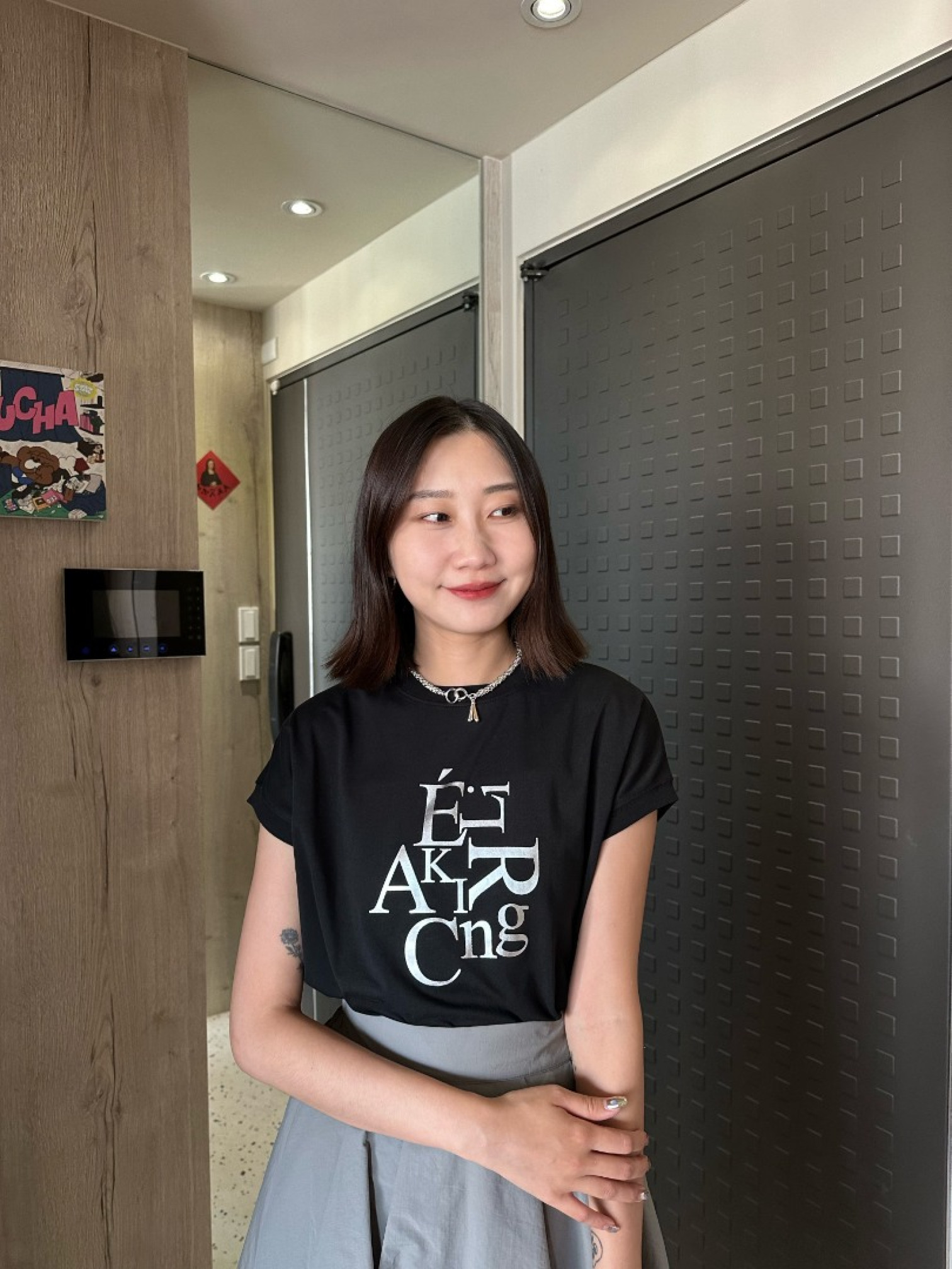 🇯🇵未來感銀色字母短T/黑