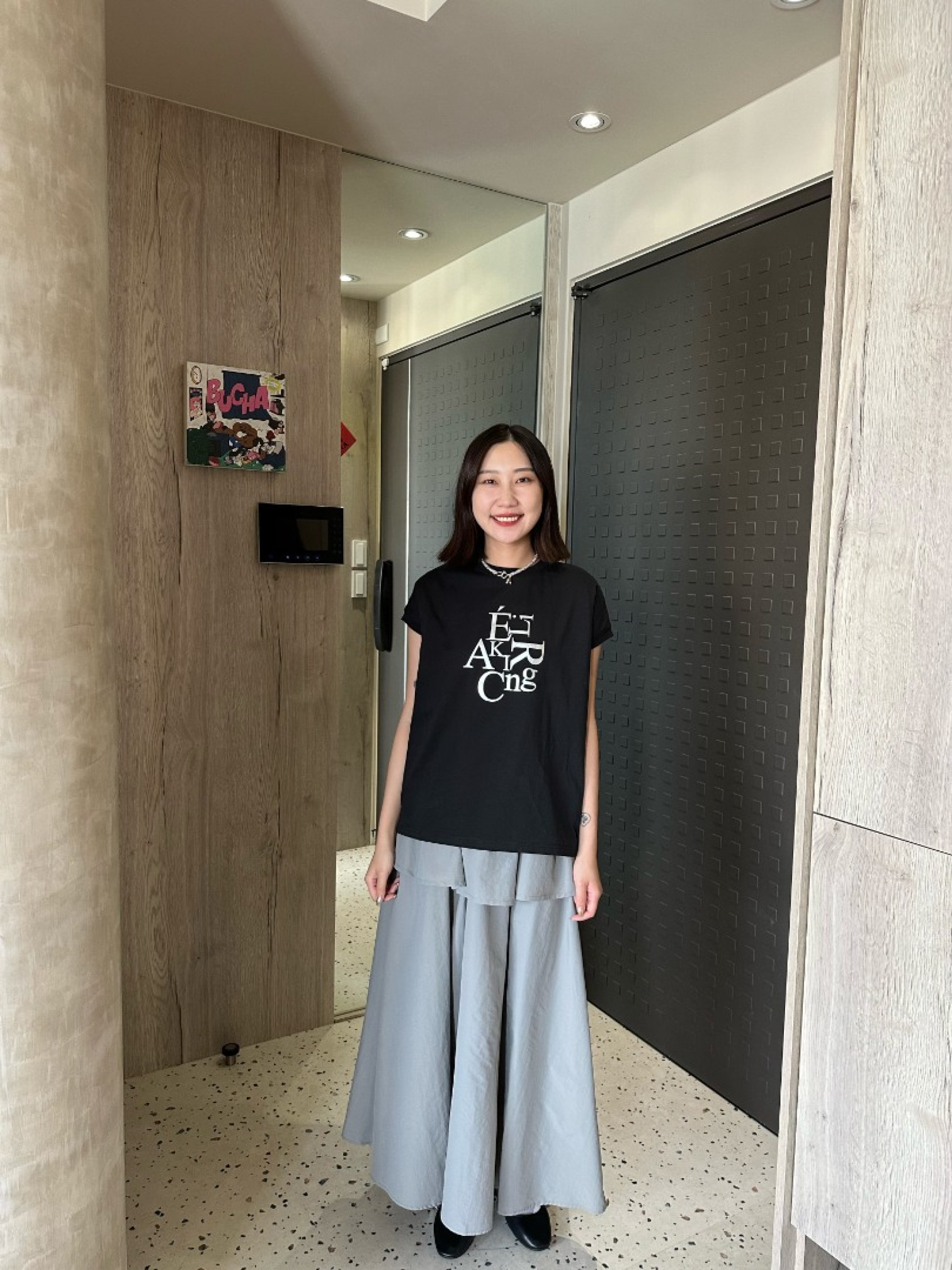 🇯🇵未來感銀色字母短T/黑