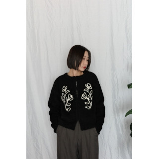 JP｜刺繡花卉羊毛開襟衫/黑