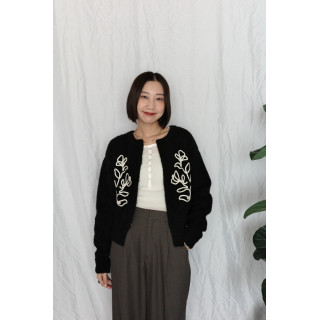 JP｜刺繡花卉羊毛開襟衫/黑