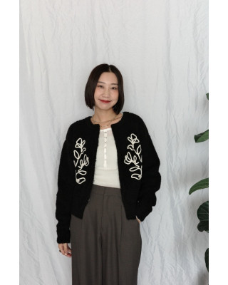 JP｜刺繡花卉羊毛開襟衫/黑