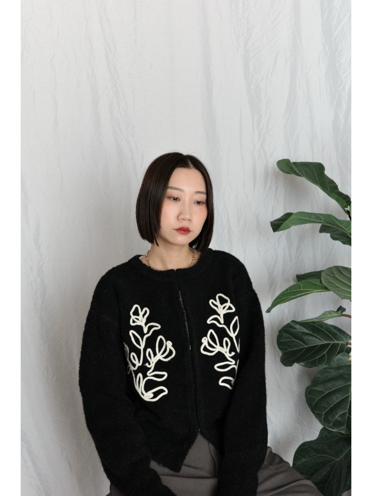 JP｜刺繡花卉羊毛開襟衫/黑