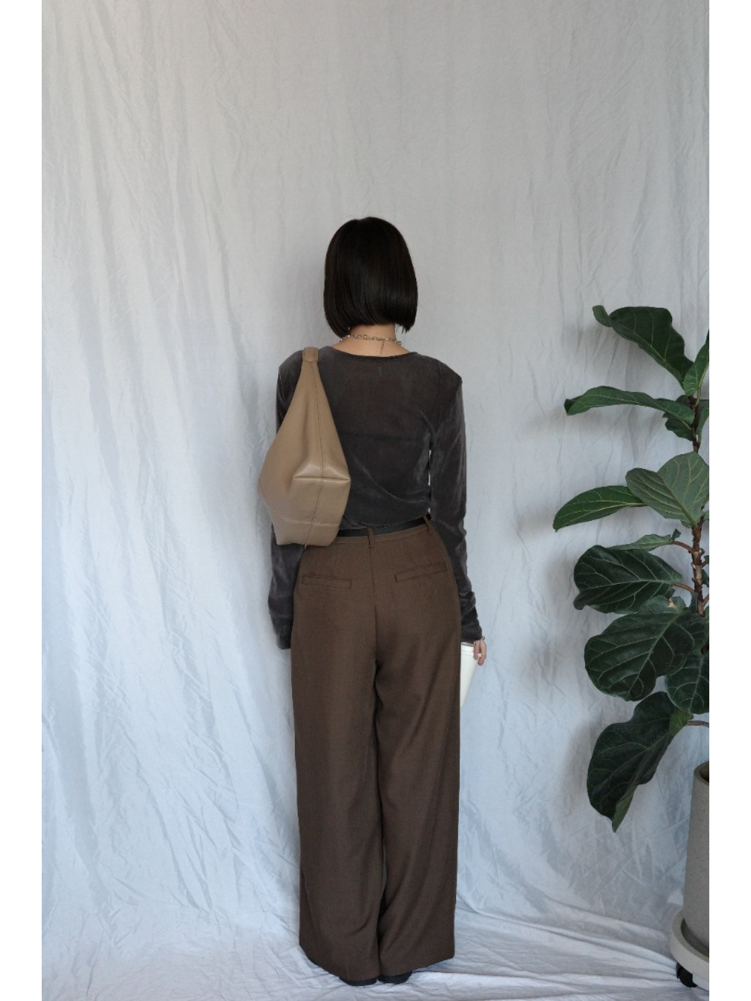 JP｜啞光天鵝絨上衣/炭灰