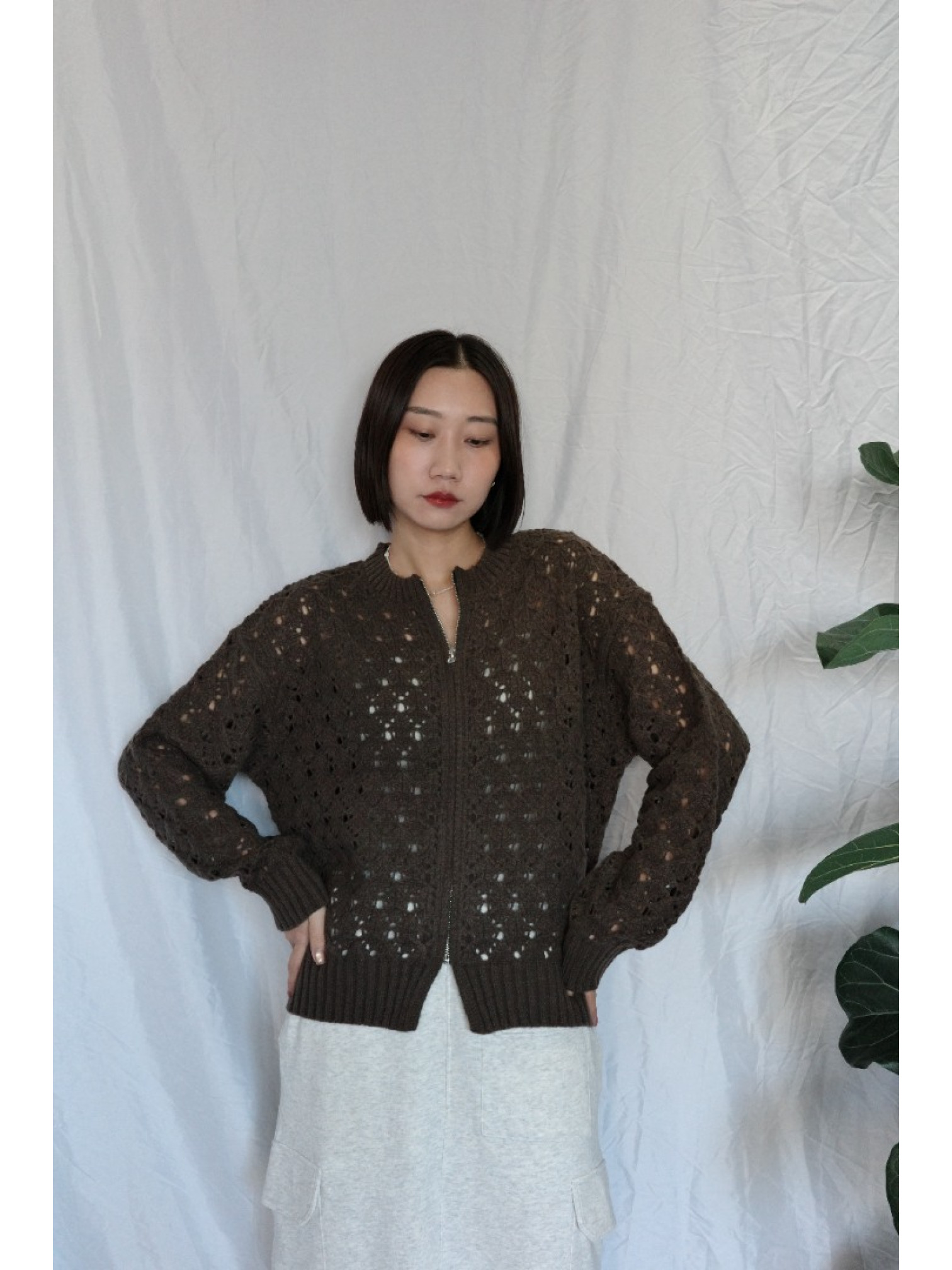 JP｜簡約鏤空針織上衣/咖