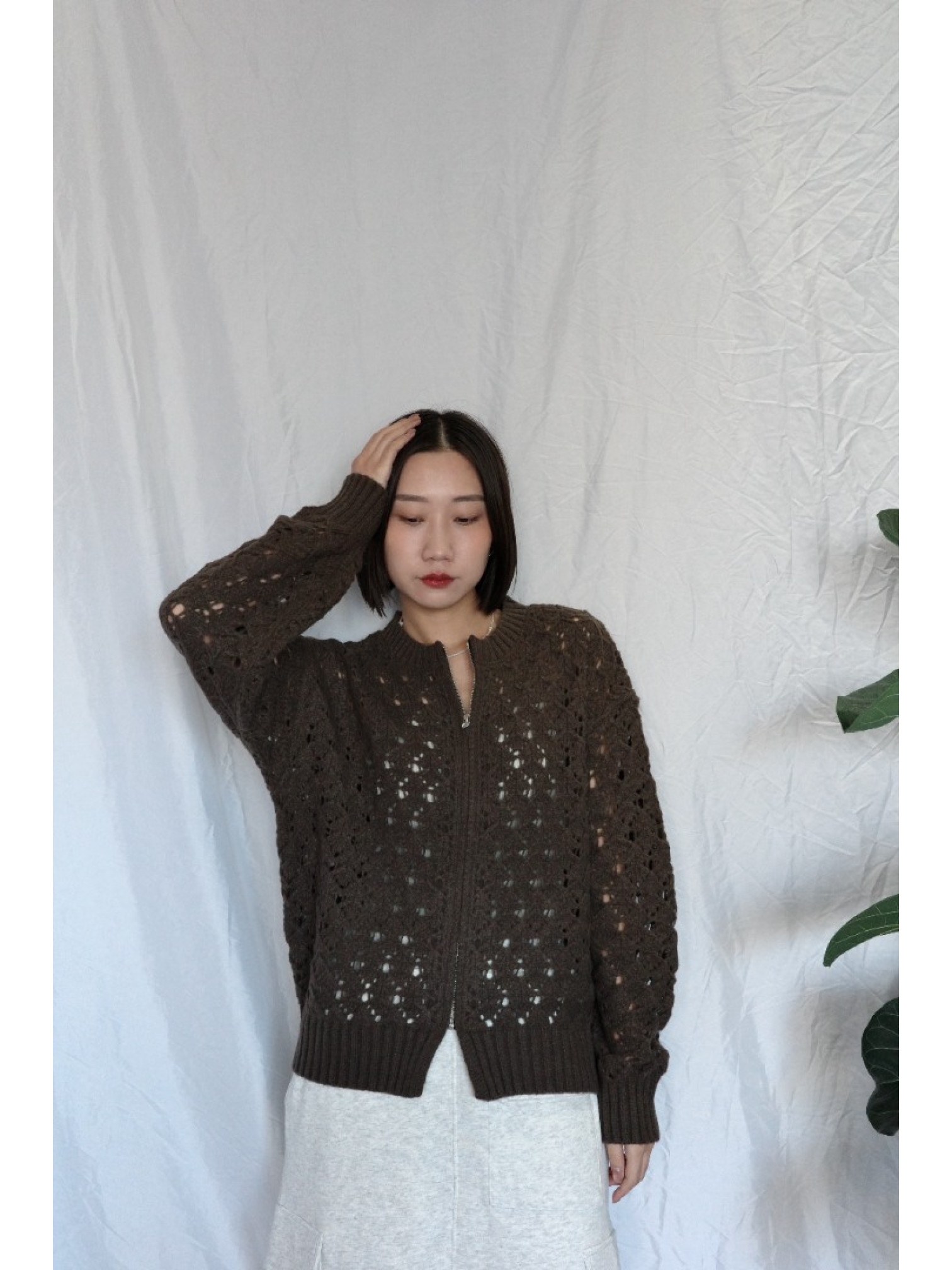 JP｜簡約鏤空針織上衣/咖