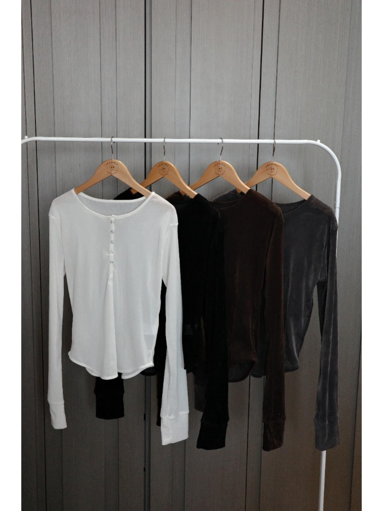 JP｜啞光天鵝絨上衣/黑